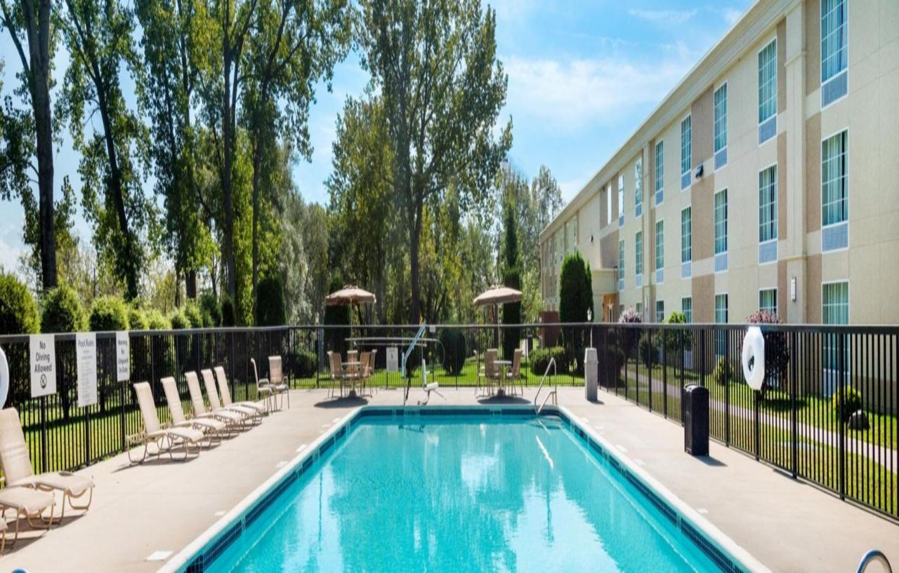 Holiday Inn Johnstown-Gloversville Exteriör bild